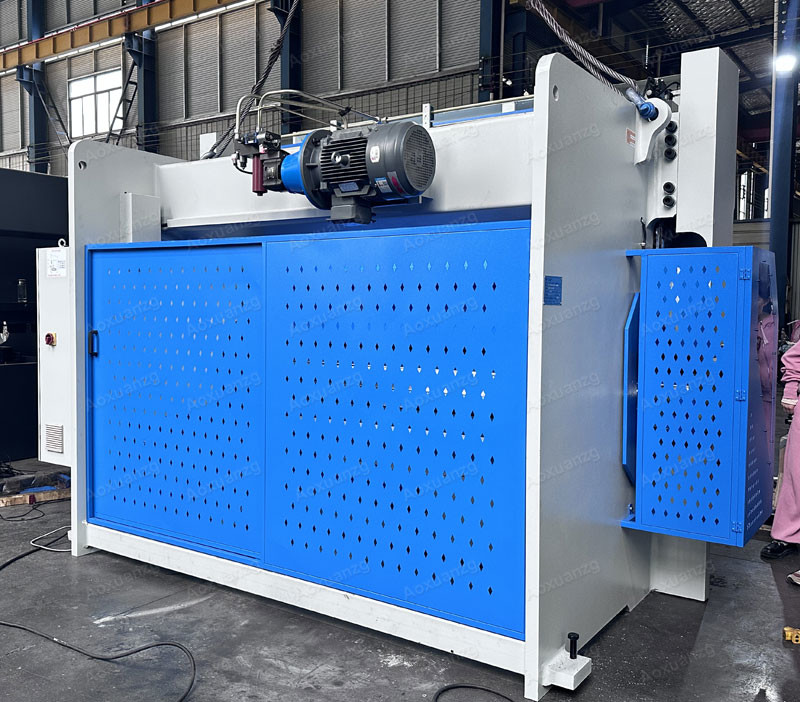160T3200MM 4+1 AXIS Delem DA53T Hydraulic Bending Machine CNC Press Brake