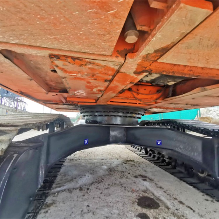 Powerful Doosan DX 225LC 2019 Excavator with 0.92 m3 Bucket Capacity and 166 kW Power