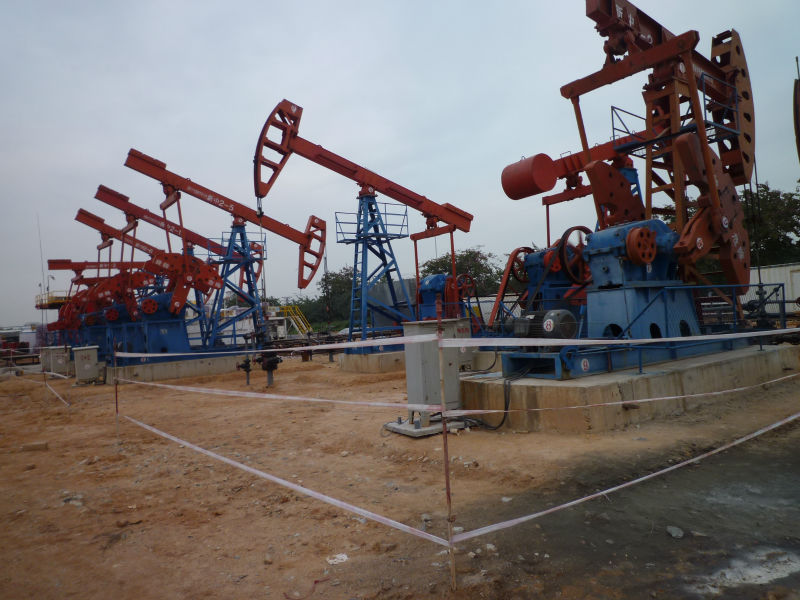 Oil field well beam pumping unit with API 11E