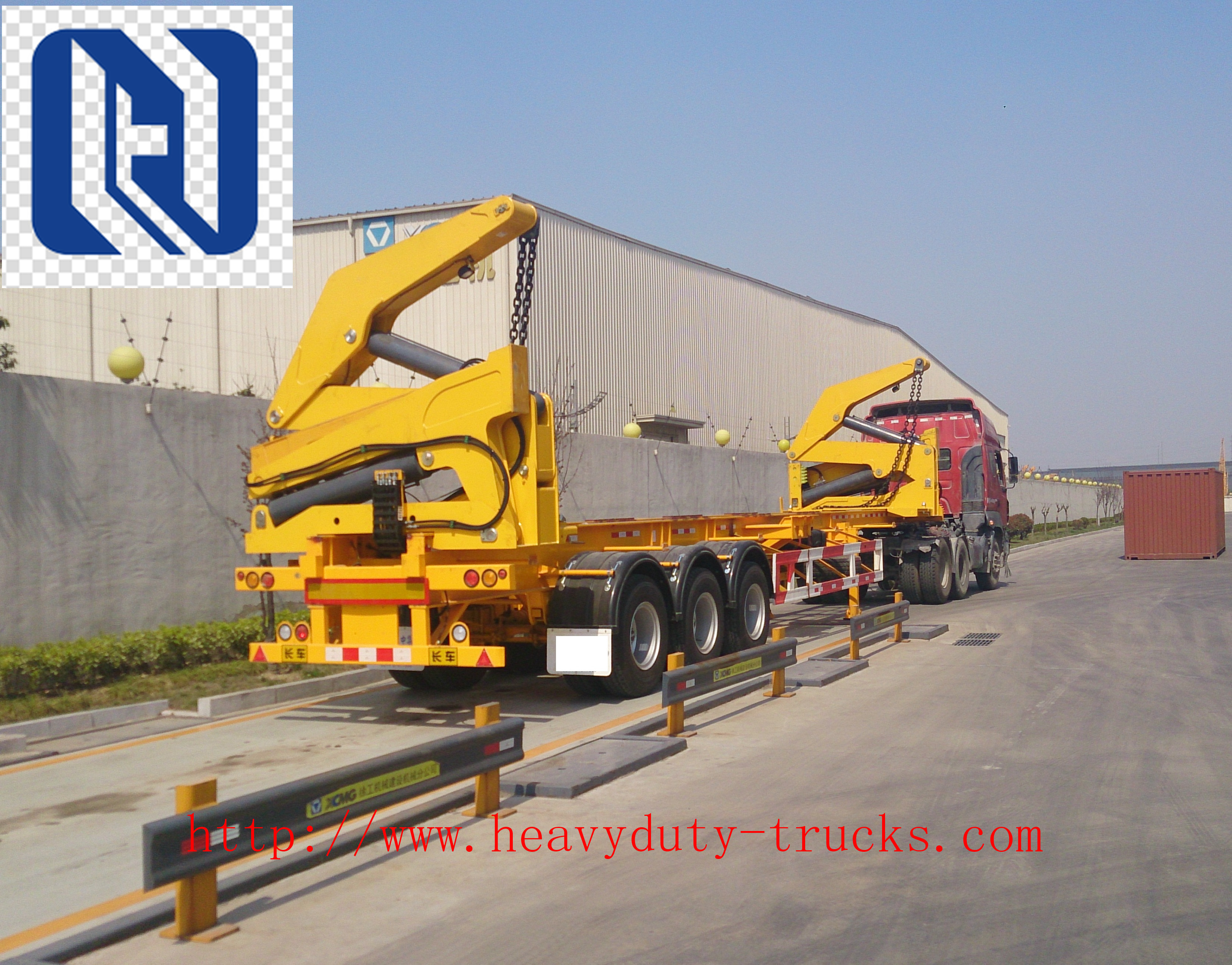 HOWO Truck Mounted Crane 4 x 2 With Air Brake XCMG Crane SQ6.3SK2Q 6000KG