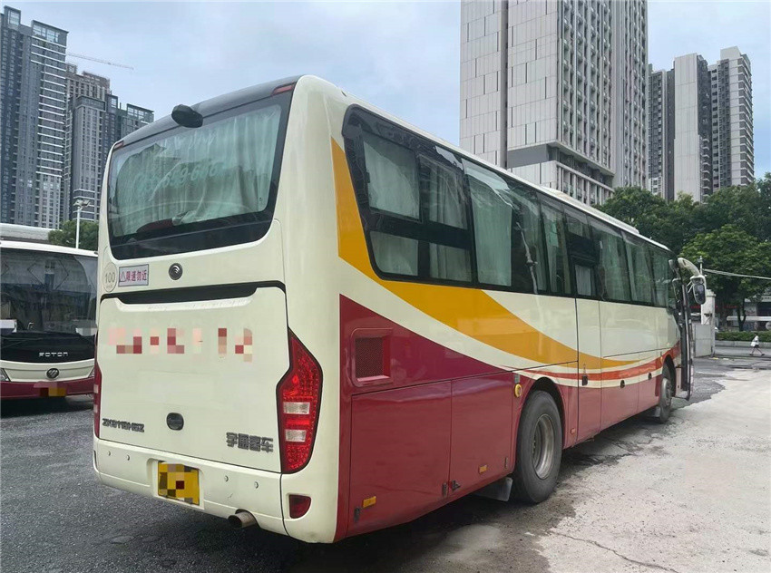 46 Seats Used Yutong Buses Euro 5 Diesel Manual Transmission Used Coach Bus