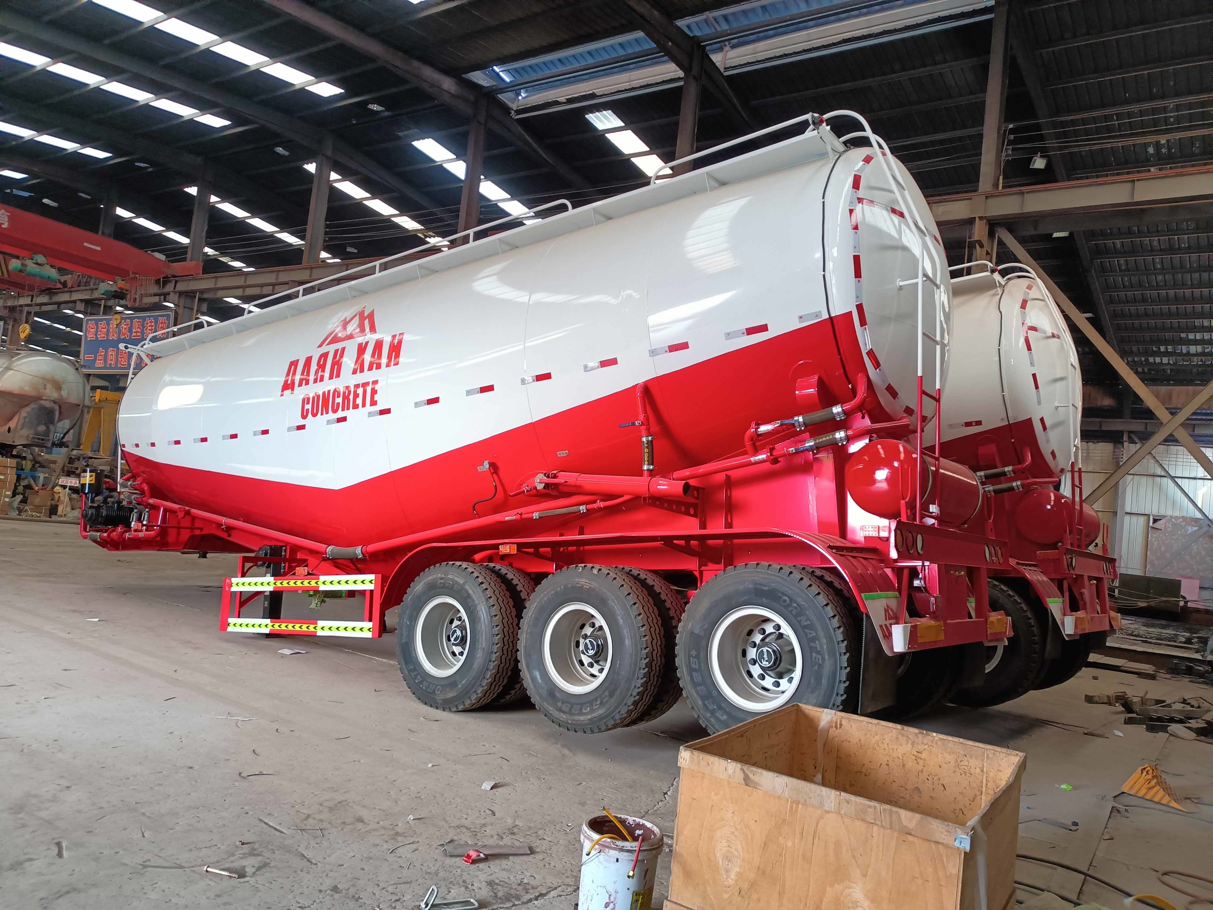 3 Axle 35cbm Dry Bulk Cement Powder Truck Bulker Capacity Tanker Tank Semi Trailer
