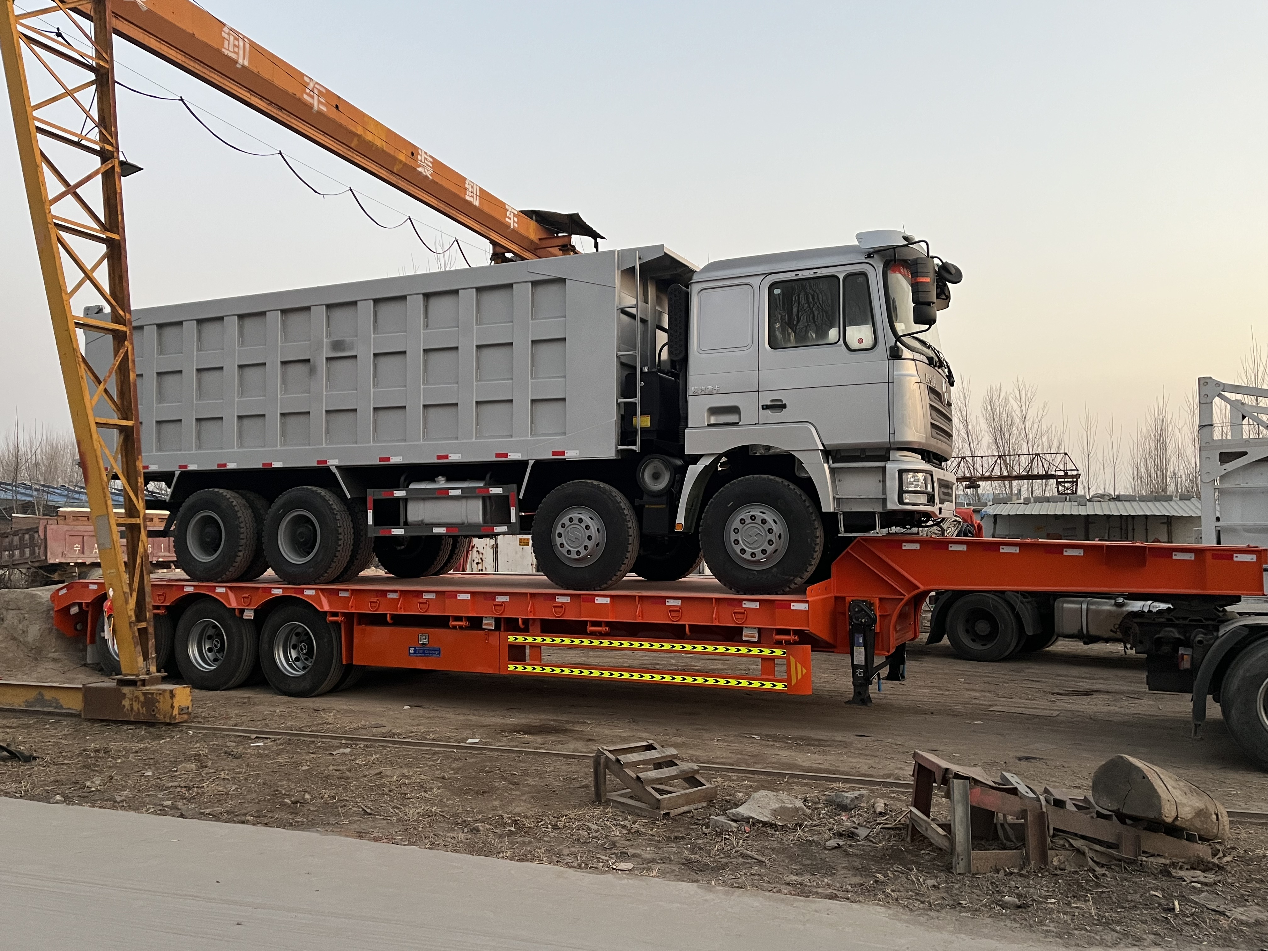 2 Line 4 Axle Low Bed Trailer 80-120ton Detachable Gooseneck Semi Truck Lowboy Trailer For Sale Malawi