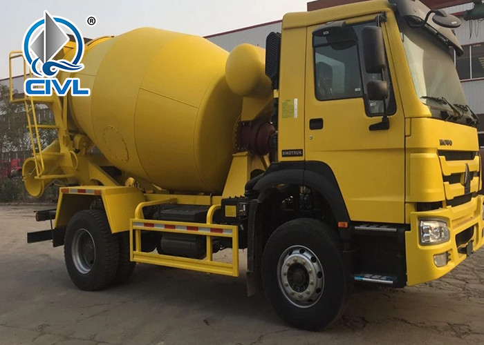 290hp America Motor 4x2 Concrete Mixing Equipment Howo 8CBM Capacity 300L Yellow Color