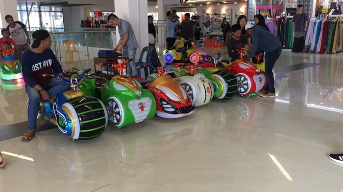 Plastic Electric Kiddie Bumper Cars 1 Year Warranty For Entertainment Center