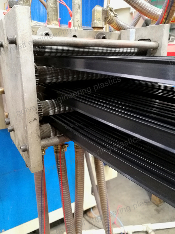 Automatic Industrial Single Screw Extruder , PA66 Nylon Extruder Machine with Professional Dryer