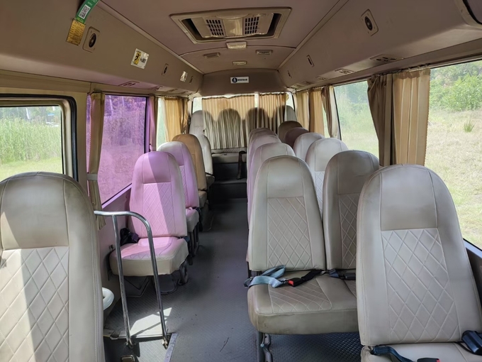 Golden Dragon Second Hand Tour Bus 22 Seats Pre Owned Buses With Air Conditioning
