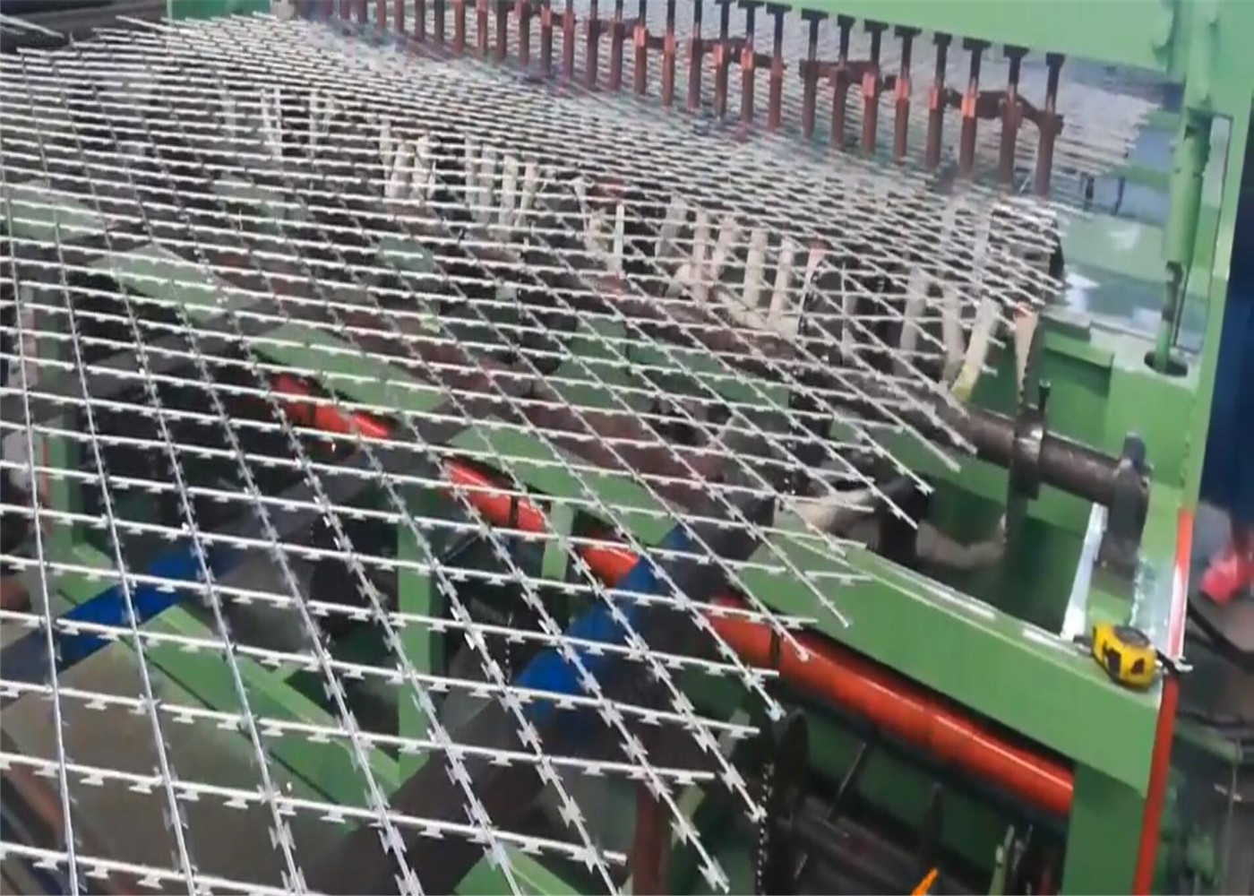 razor wire mesh fence machine