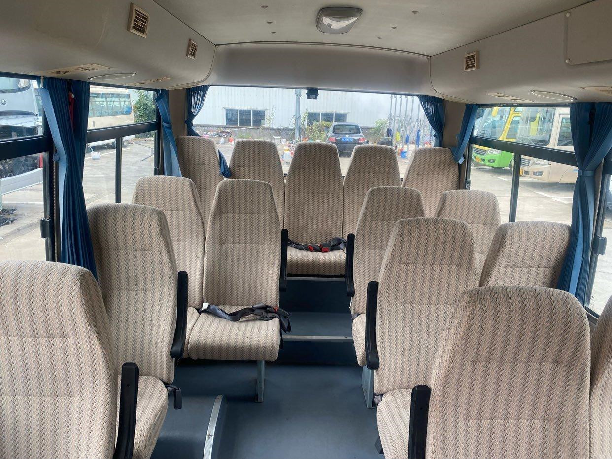 Zk6608d Used Mini Bus Yuchai Engine 85kw Yutong Coach Euro IV Left Hand Drive