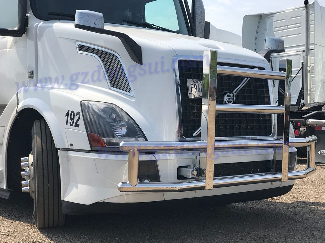 0.4 CBM Truck Deer Guard Compact Construction For Freightliner Peterbilt