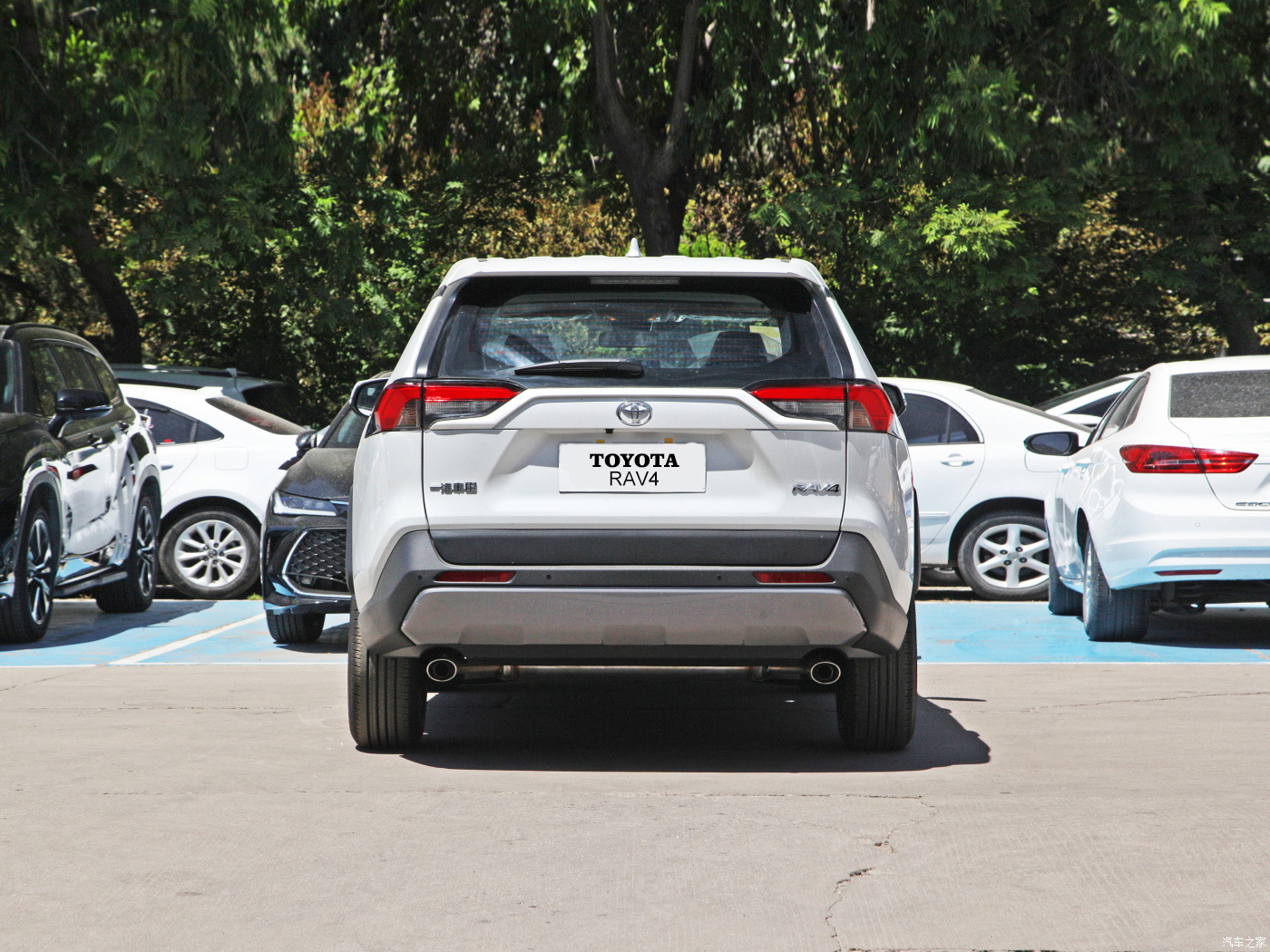 Leather Seats TO-YOTA RAV4 Gas Powered Vehicle for Adults 0km Used Cars 2023 2024 Popular Design