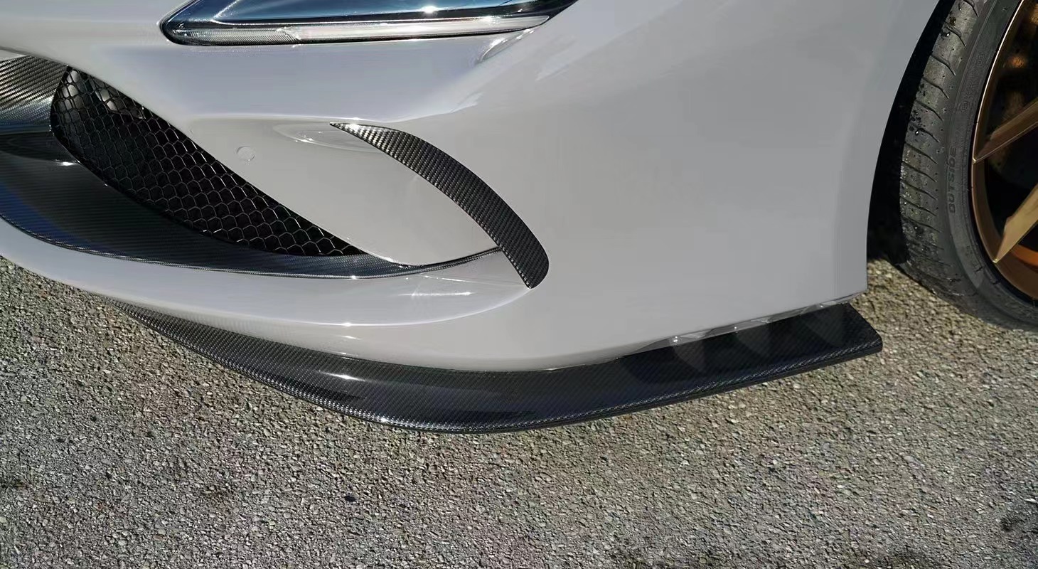 Novit Style Carbon Fiber Body Kit for Ferrari F8 Carbon Fiber Body Kit Front Shovel Rear Diffuser Spoiler