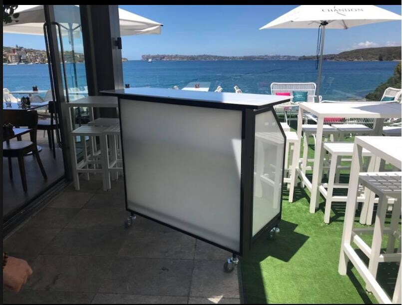 Wheeled Portable Bar Counter , Lightweight Folding Bar Counter On Grass