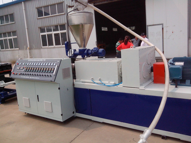 Single Screw PE Pipe Production Line , PE Cool and Hot Wter Pipe Making Machine