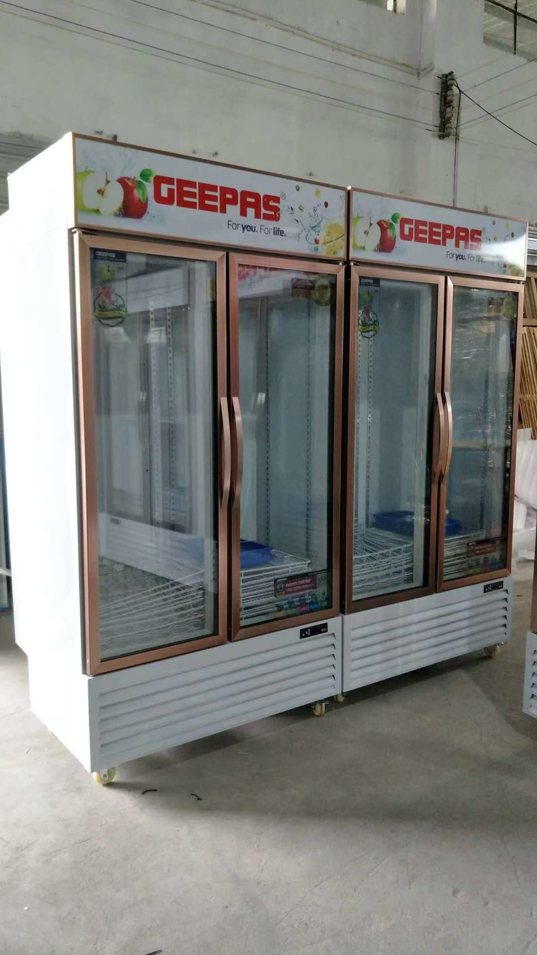 1700L commercial upright beverage display cooler with 3 glass doors