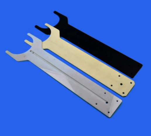 High Tensile Strength Semiconductor Ceramics 99.5% Alumina Ceramic Arm With Y Shape