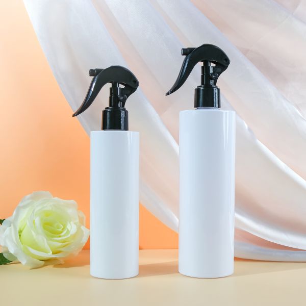 High-Quality Plastic Spray Bottle with Adjustable Nozzle, Recyclable Material, and Leak-Proof Design for Fine Mist Applications