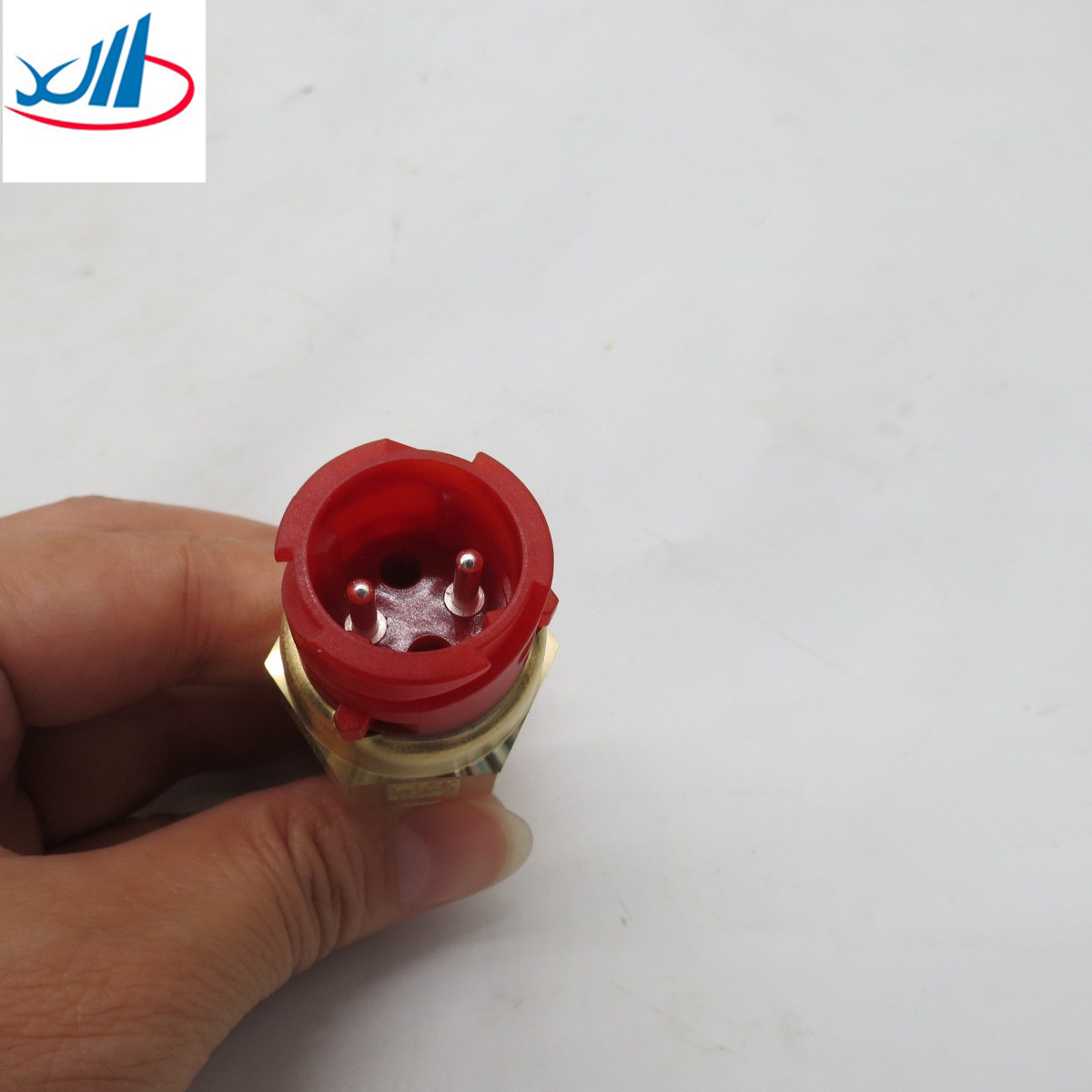 Good performance Truck Engine Spare Parts gearbox reverse pressure switch WG2209280023