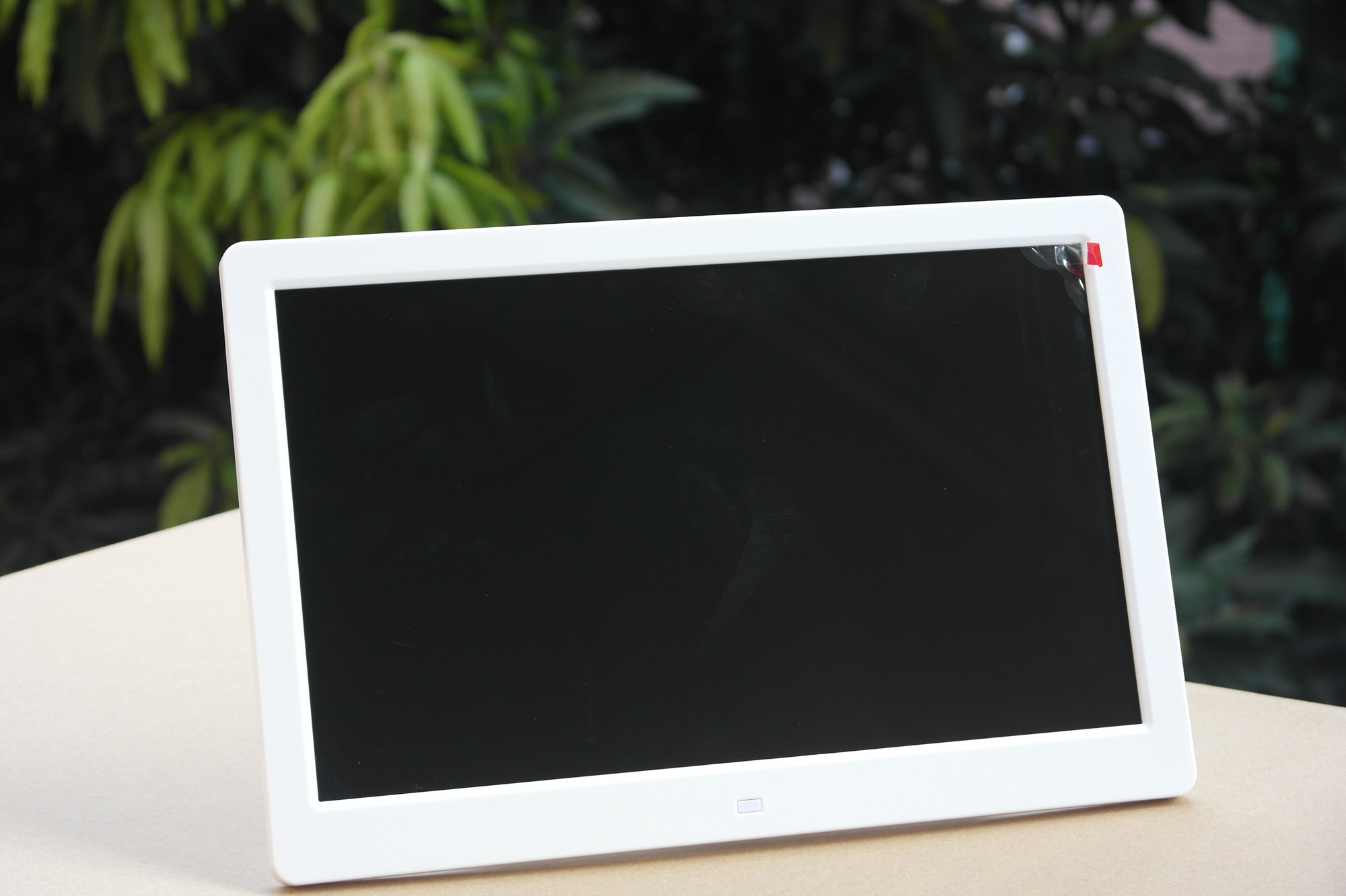 13” digital photo frame, remote control, 16:9 wide screen, super thin, photo,music, video, advertisement, gift