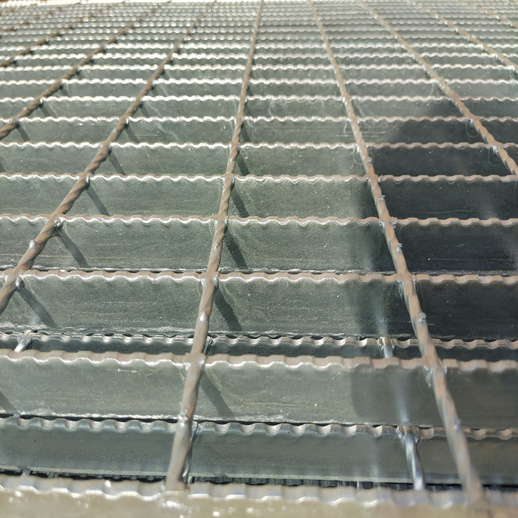 Construction Serrated Carbon Steel Bar Grating Hot Dipped Galvanized 325/30/100