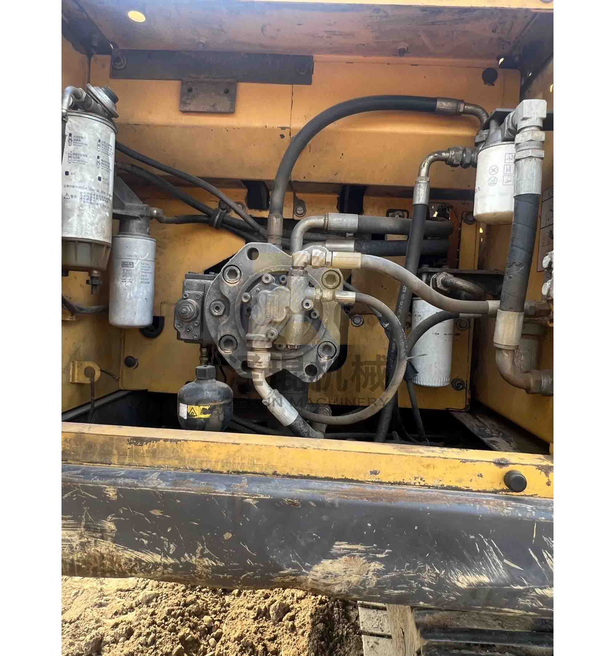 Medium Hydraulic Crawler Volvo Ec240dl Excavator with 24Ton Operating Weight and Other Hydraulic Valve