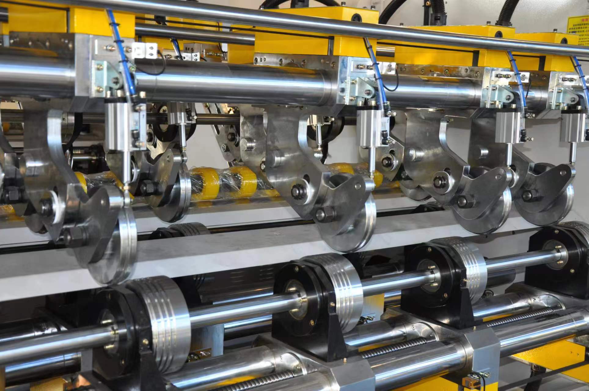 Full Computer Thin Blade Slitter Scorer for High Precision Cutting of 2500 KG Load