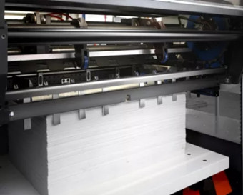 7000s/H Speed Automatic Die Cutting Machine 600T Carton Box Corrugated Embossing