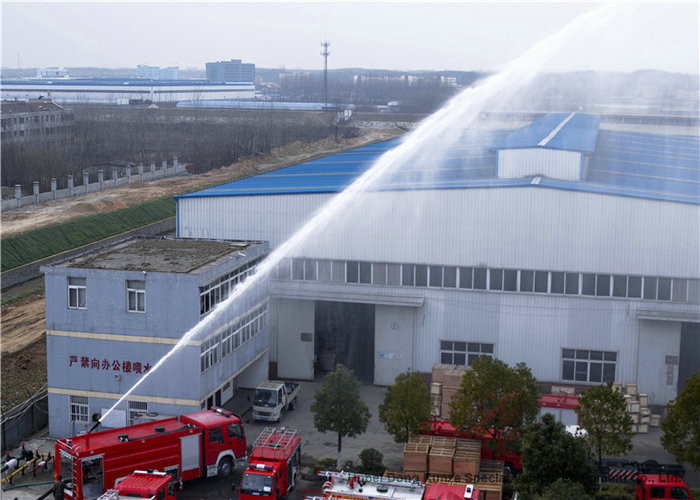Security Fire Fighting Truck With 5900 LWater tank and 2000 Liters Foam Tank