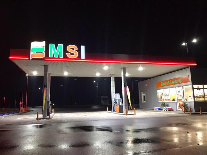 160LM/W Factory Price LED Canopy Light for Petrol Gas Station 5 Years Warranty 3