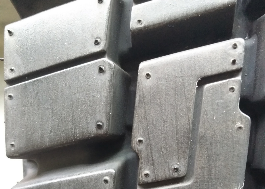 Block Pattern Highway Truck Tires Natural Rubber Materials 295/80R22.5
