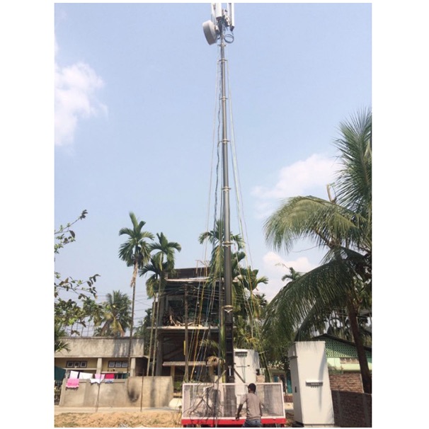 telecom mast in working