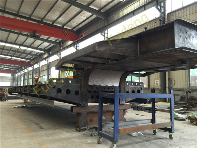 Tri - axle heavy duty utility low bed trailer 60 tons with ramps and fuwa axles