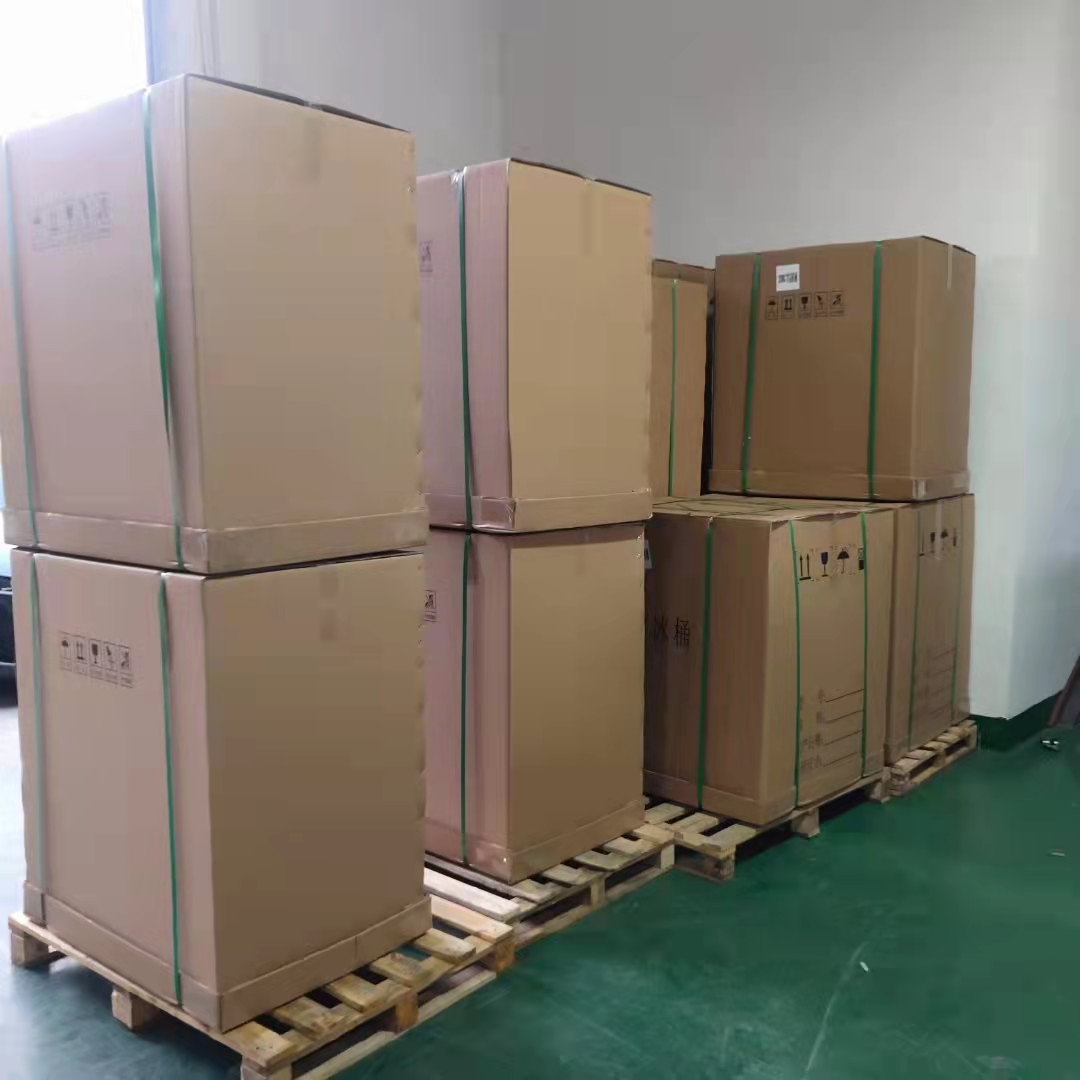 Square Ice Shape 100kg Automatic Commercial Ice Block Making Machine for Business Restaurant Hotel 72 Pieces Ice Plate