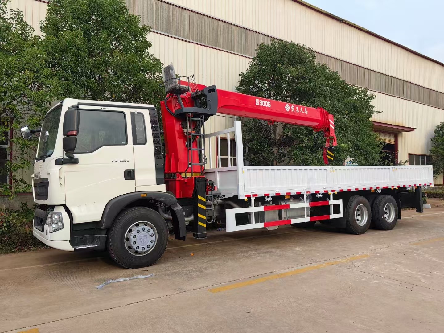 Small Car Crane , HOWO Car Mounted Crane , Of Good Quality , From China