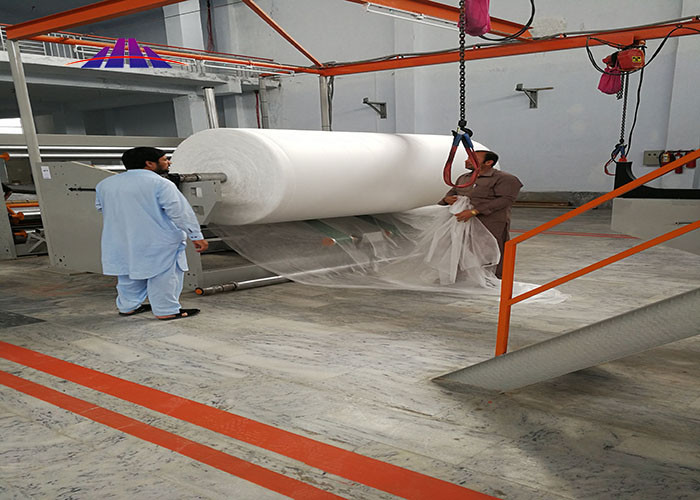 SS SSS PP Spunbonded Meltblown Non Woven Making Machine 2400mm 3200mm