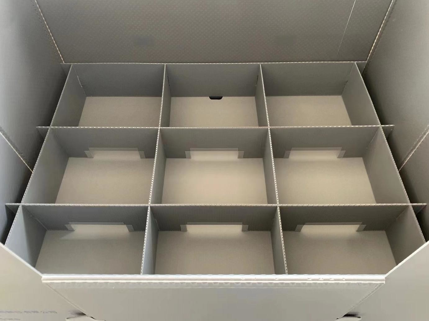 555 X 415MM Plastic Turnover Box PP Sleeve Pallet Container Honeycomb Sheet Boarding