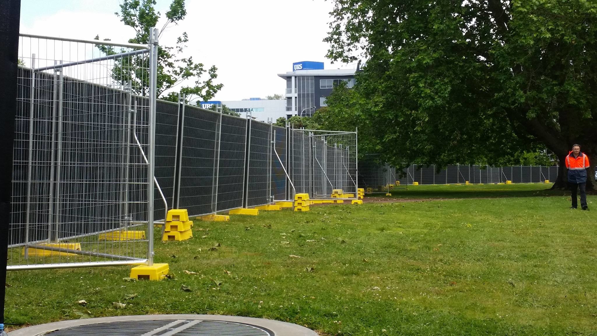 Hot Dip Galvanised 2.1x2.4m Temporary Steel Fencing For Construction Site