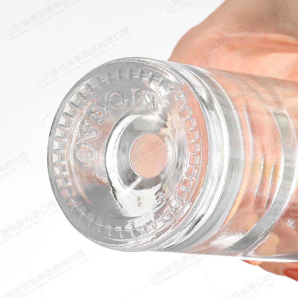 Healthy Lead Free Glass Bottles Bespoke 500ml 700ml 750ml For Brandy Vodka Rum