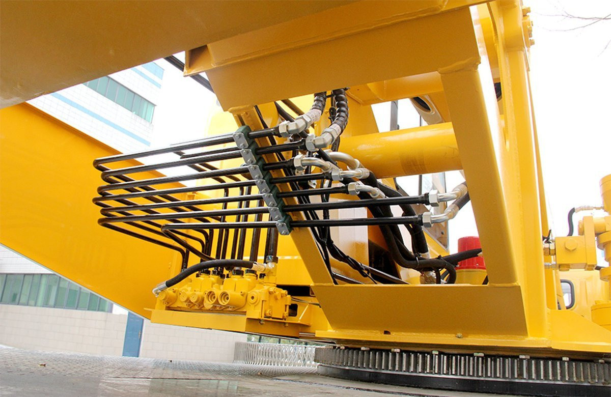 Used Truck Crane For Sale Dongfeng 16 Ton With Five-Section Straight Arm Chinese Mobile Crane