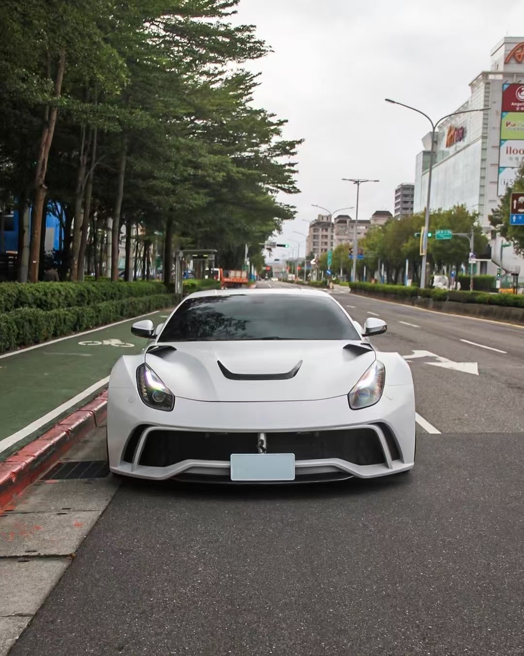 For Ferrari F12 Carbon Fiber Wide-body Kit F12 Upgrade NOtc N-Largos-style Rear Bumper Carbon Fiber Wide-body Kit