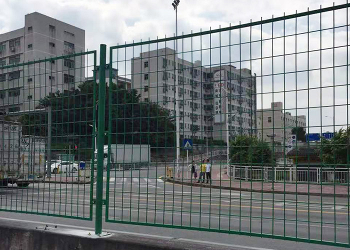 Highway Bilateral Guardrail Barbed Wire Isolation Fence