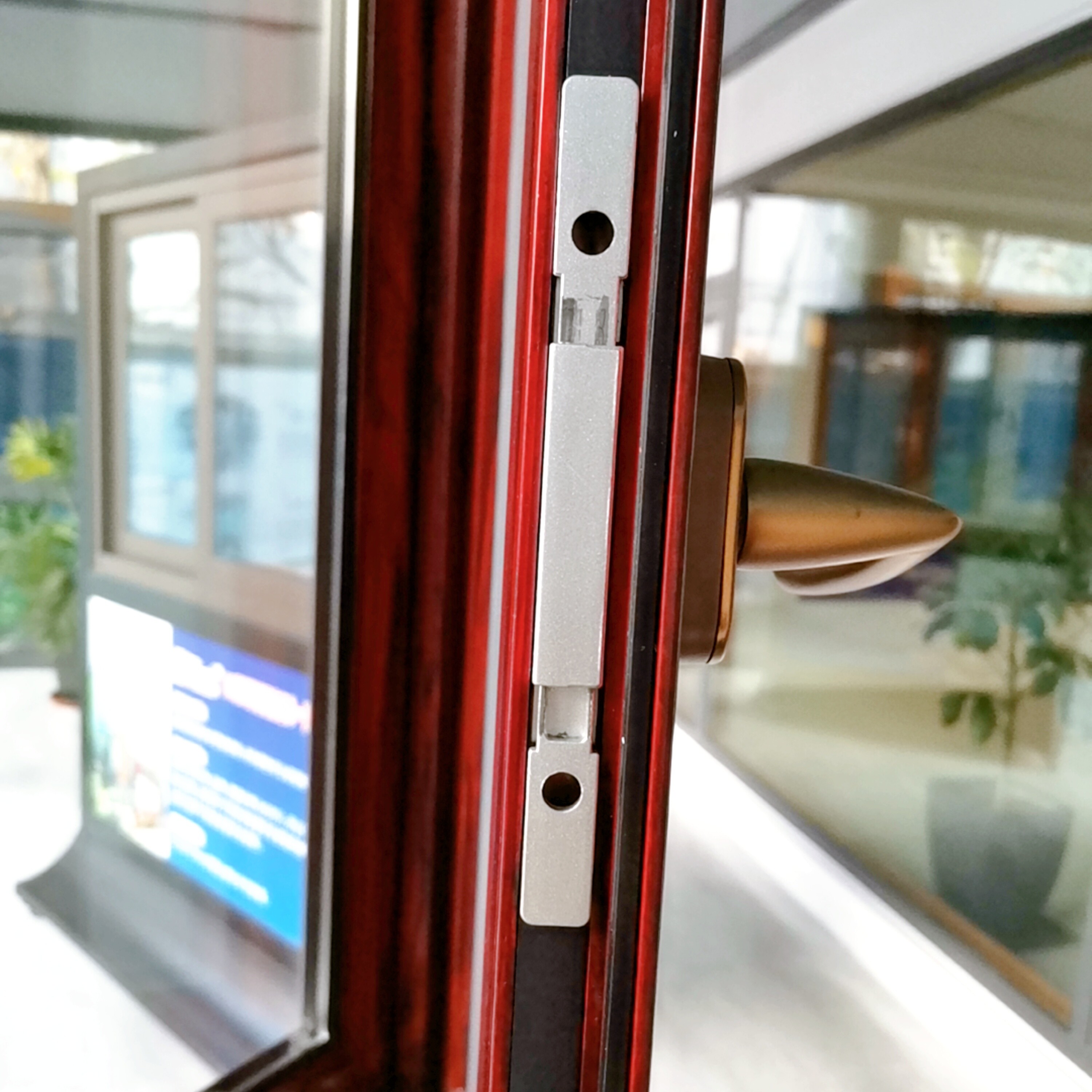 Horizontal Brown Woodgrain Upvc Windows Opening Swing
