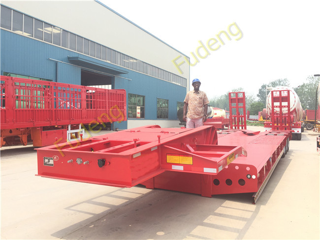 Lowbed Trailers Lowboy Semi Trailer With Ramp Tri-Axles 60 Tons for sale
