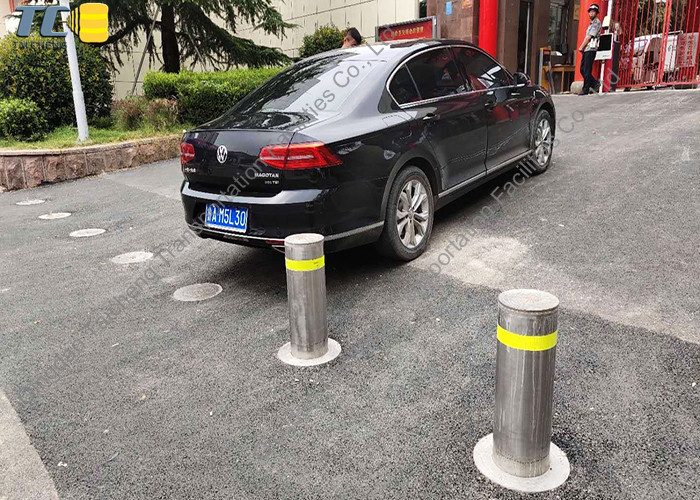 Automatic Steel Parking Pillar / Smart Bollards IP68 Stainless Finish 130kg Weight 3.5s Open Speed