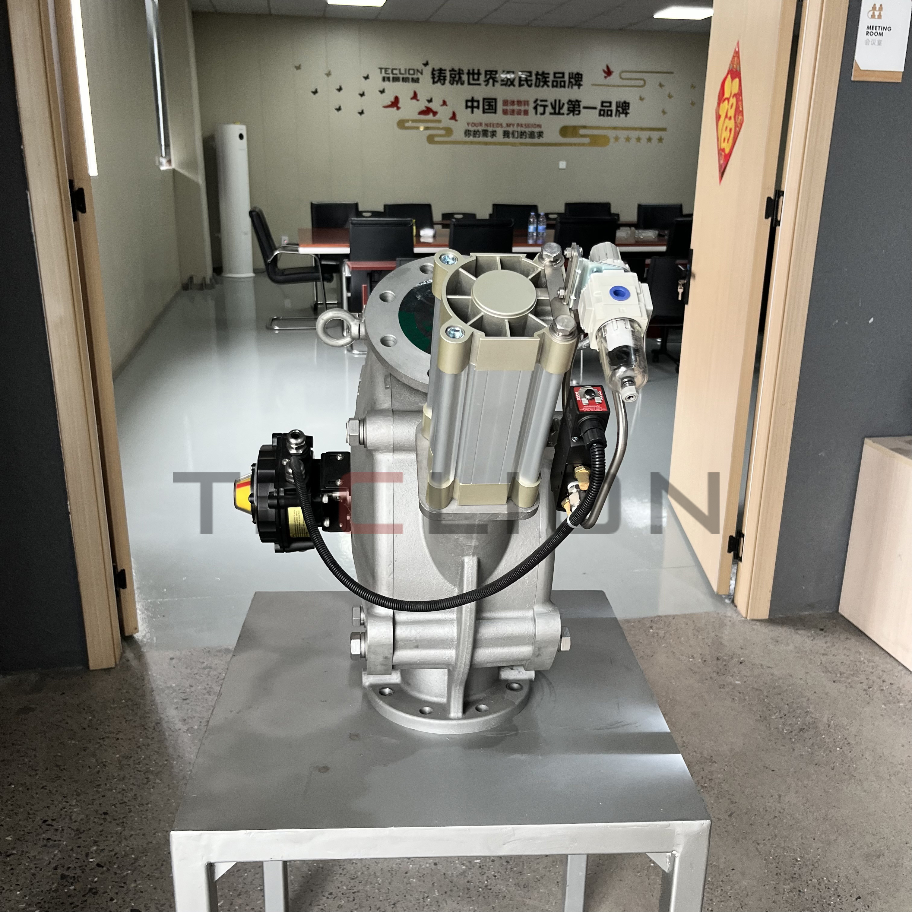 Unlock efficient fluid control: full bore, no dead corners, dual channel directional valve