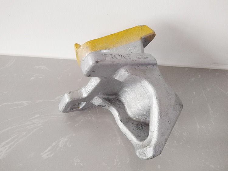 Fully Automatic Lashing TwistLock ISO Shipping Container Twist Lock Hot Dip Galvanized Finish 4.5kgs/piece