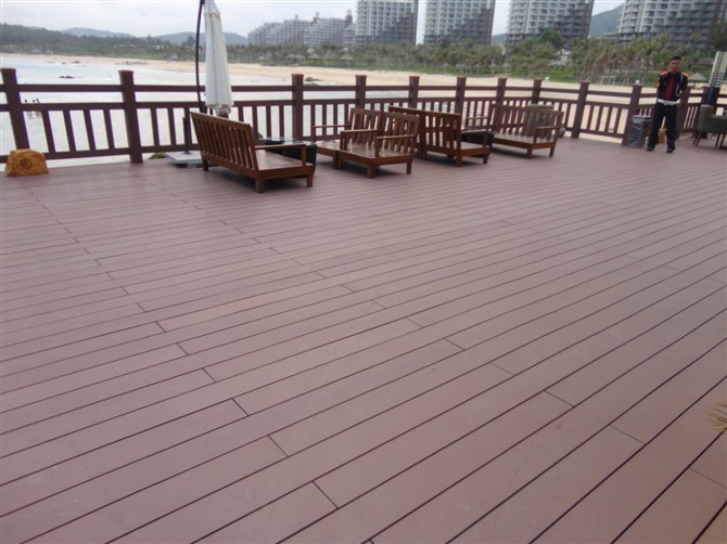 Brushed / Embossed WPC Composite Wood Decking 140 * 25mm Waterproof For Yard