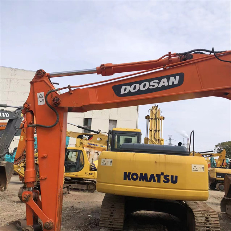 Used Doosan 80 Excavator 8 Ton with Blade Good Condition Made in Korea Original Design