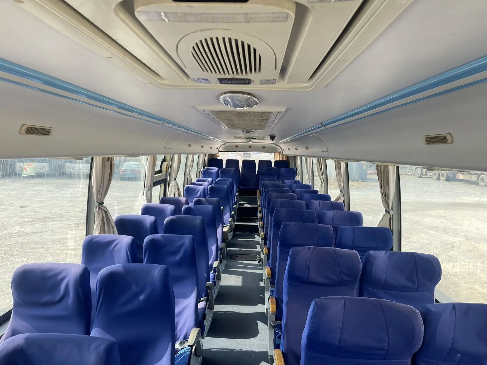 2nd Hand Bus 2016 Year Used Kinglong Bus XMQ6120 Light Blue Color 48 Seats Yuchai Engine 12 Meters