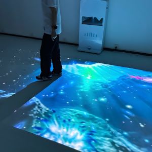 Mobile Interactive Projection Machine 4000 Lumens Short-Focus